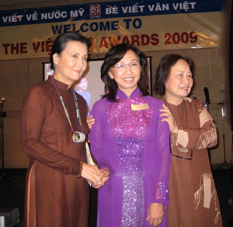 KieuChinh, Chi NhaCa va Yen 2009